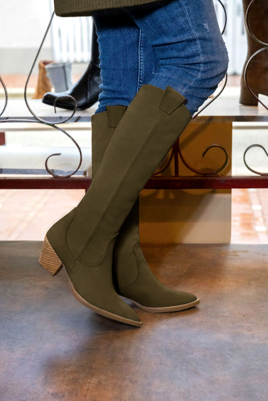 Khaki green women's cowboy boots. Tapered toe. Medium cone heels. Made to measure. Worn view - Florence KOOIJMAN
